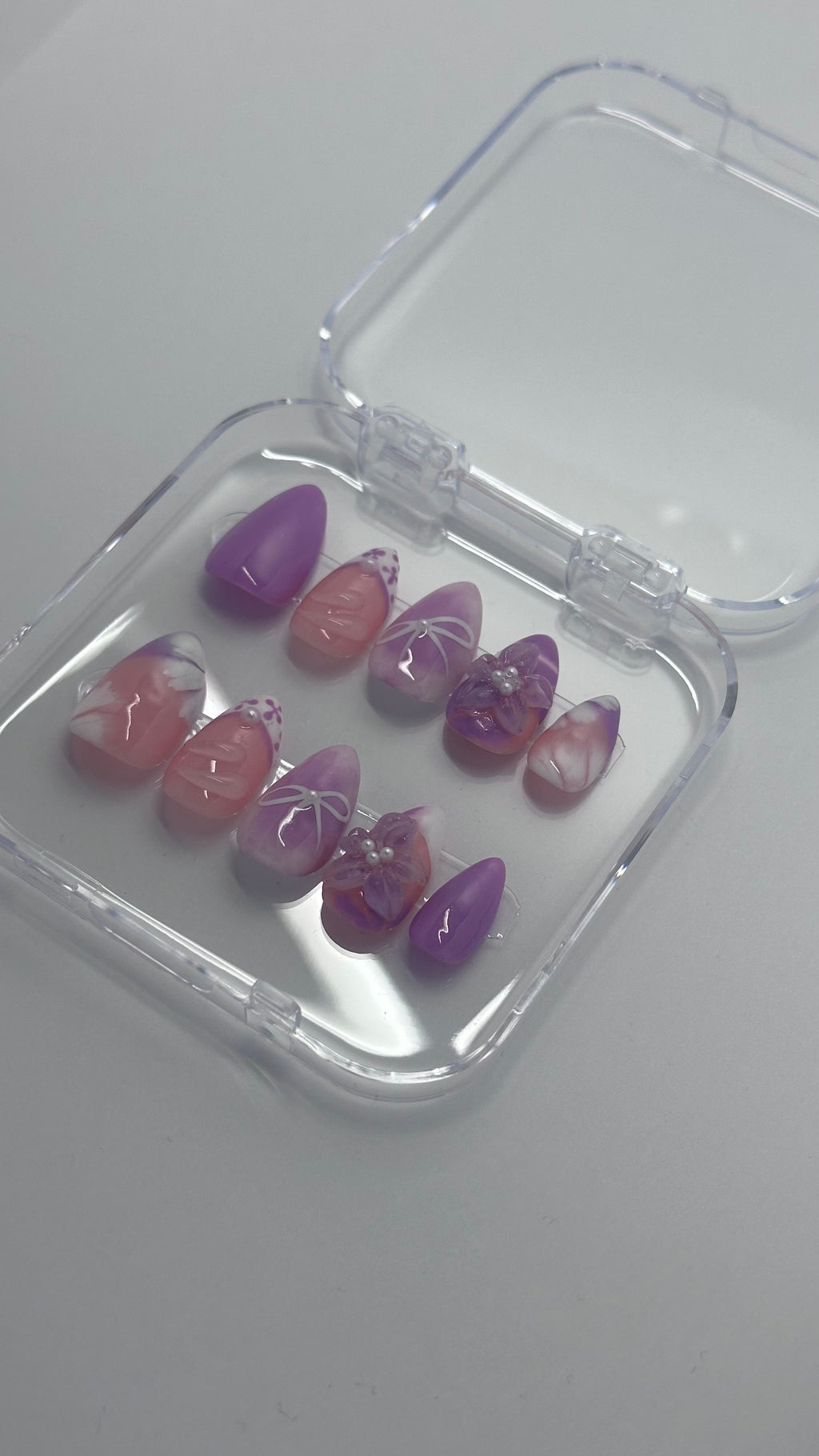 VIOLETTE ETERNEL - Short Almond - FALSE NAILS PressOnNail