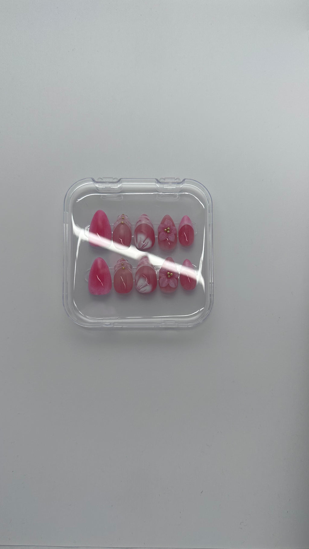 PINKIE BLOSSOM - Short Almond - PressOnNail FAKE NAILS