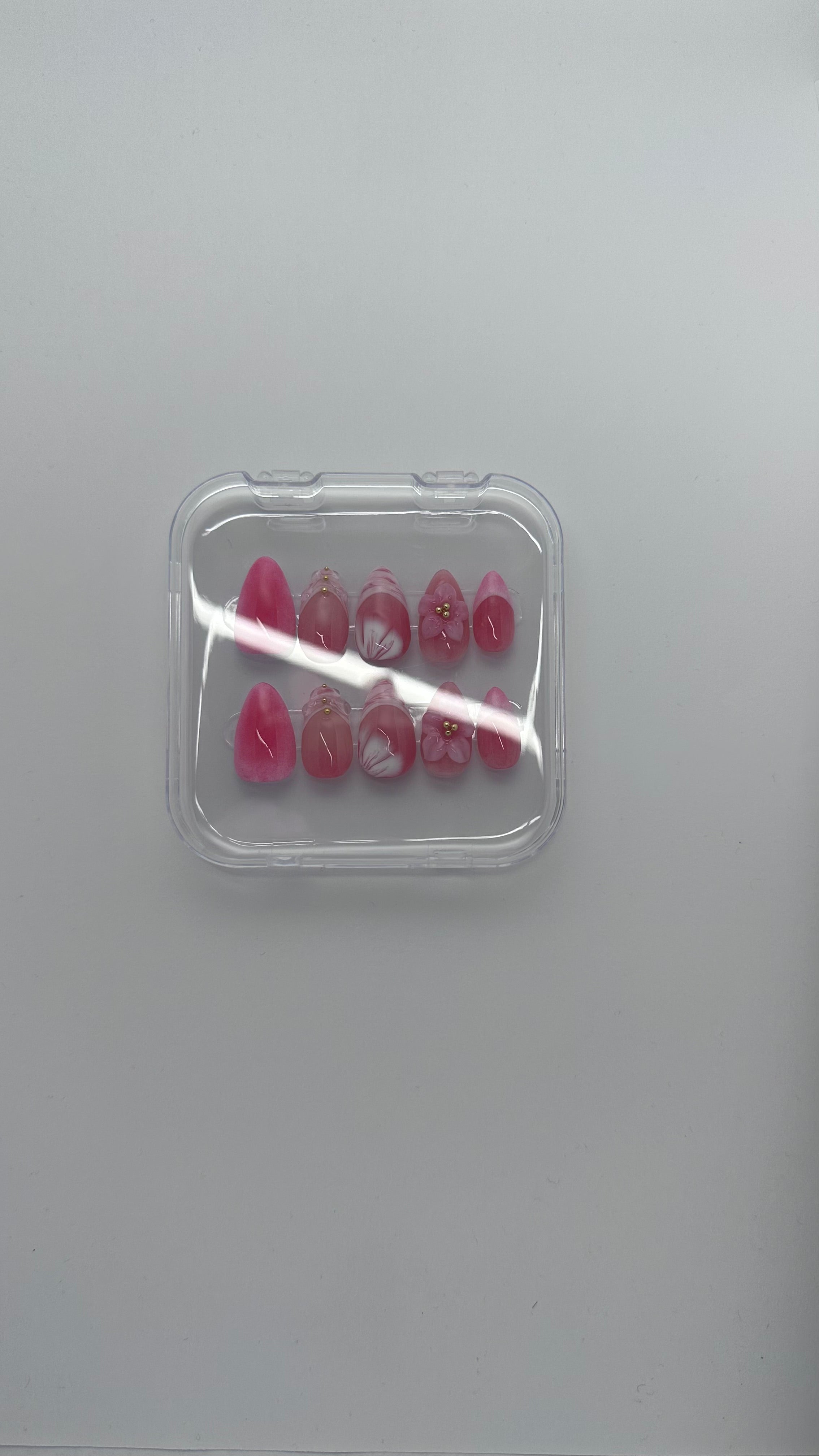 PINKIE BLOSSOM - Short Almond - PressOnNail FAKE NAILS