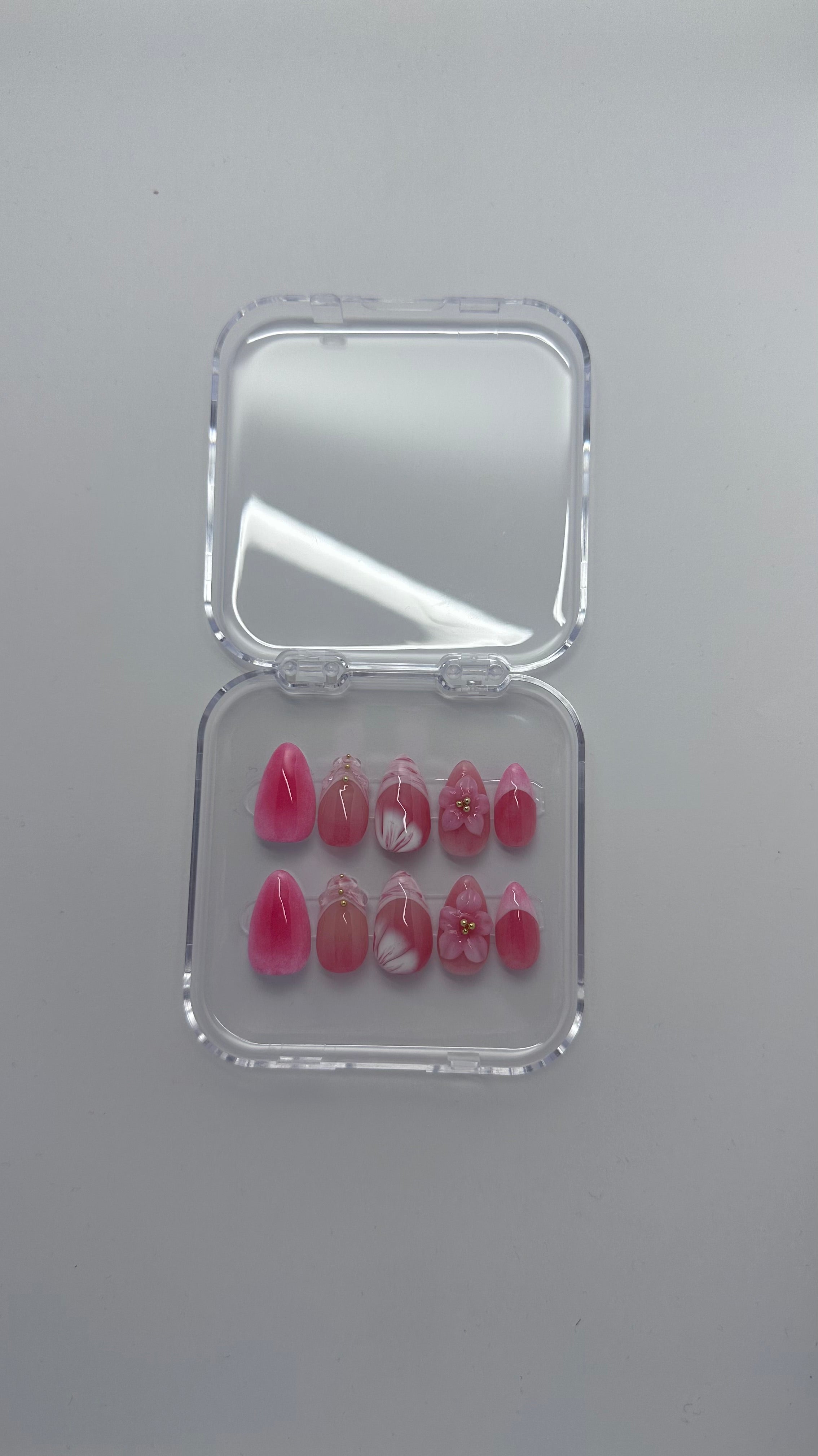 PINKIE BLOSSOM - Short Almond - PressOnNail FAKE NAILS