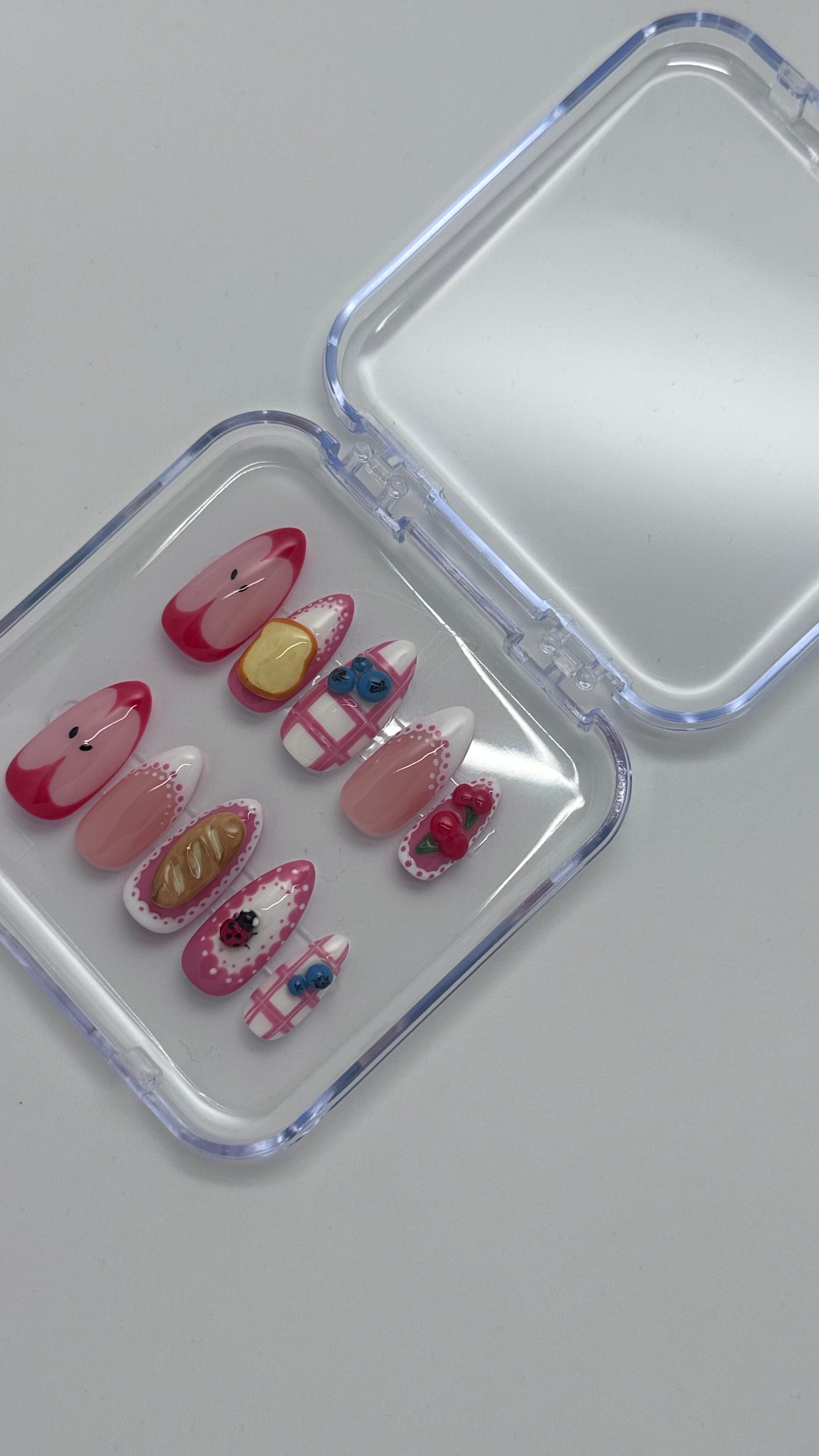 Oui oui Baguette 🥖 - Long Almond - FAKE NAIL PressOnNail