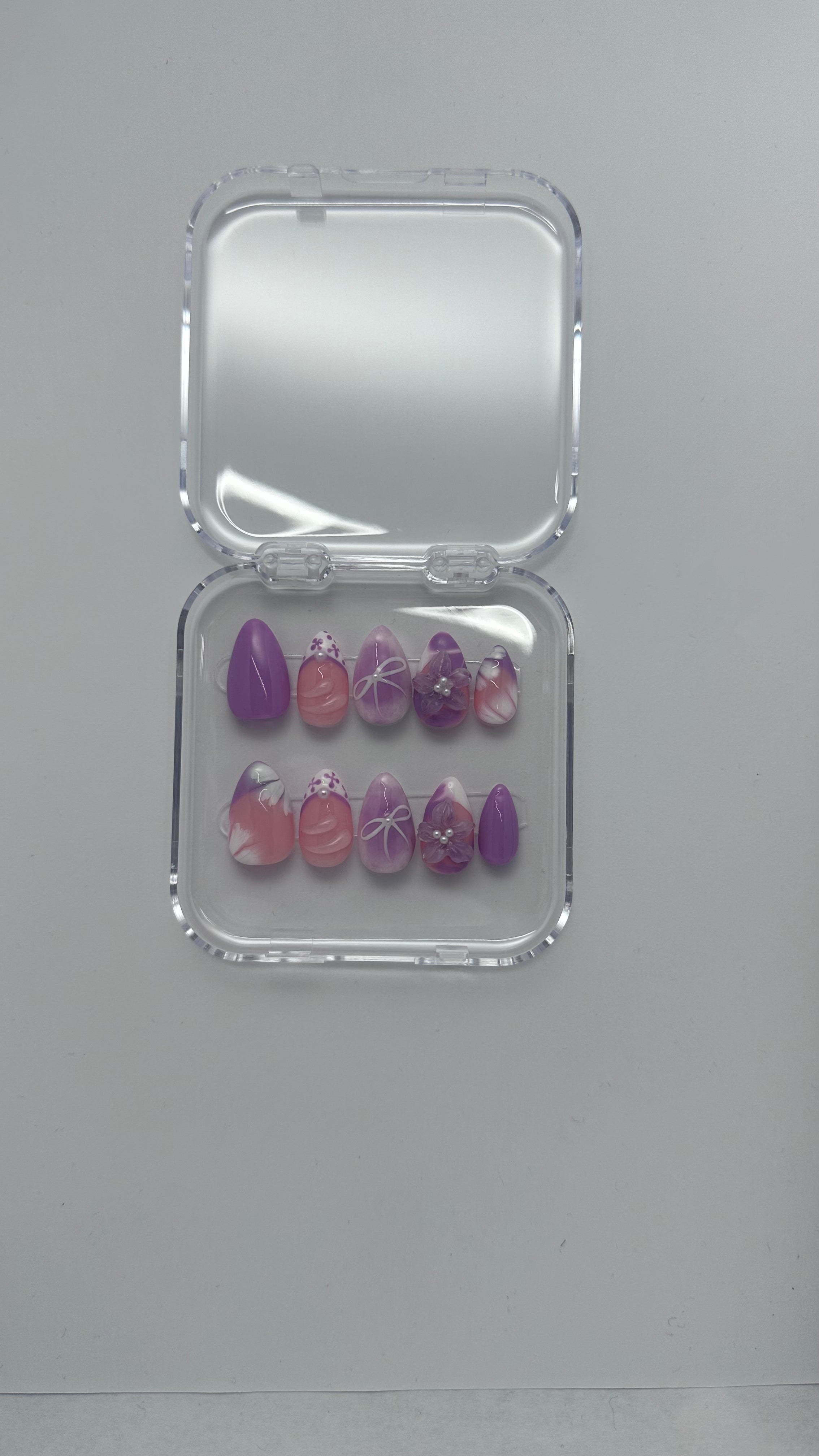 VIOLETTE ETERNEL - Short Almond - FALSE NAILS PressOnNail