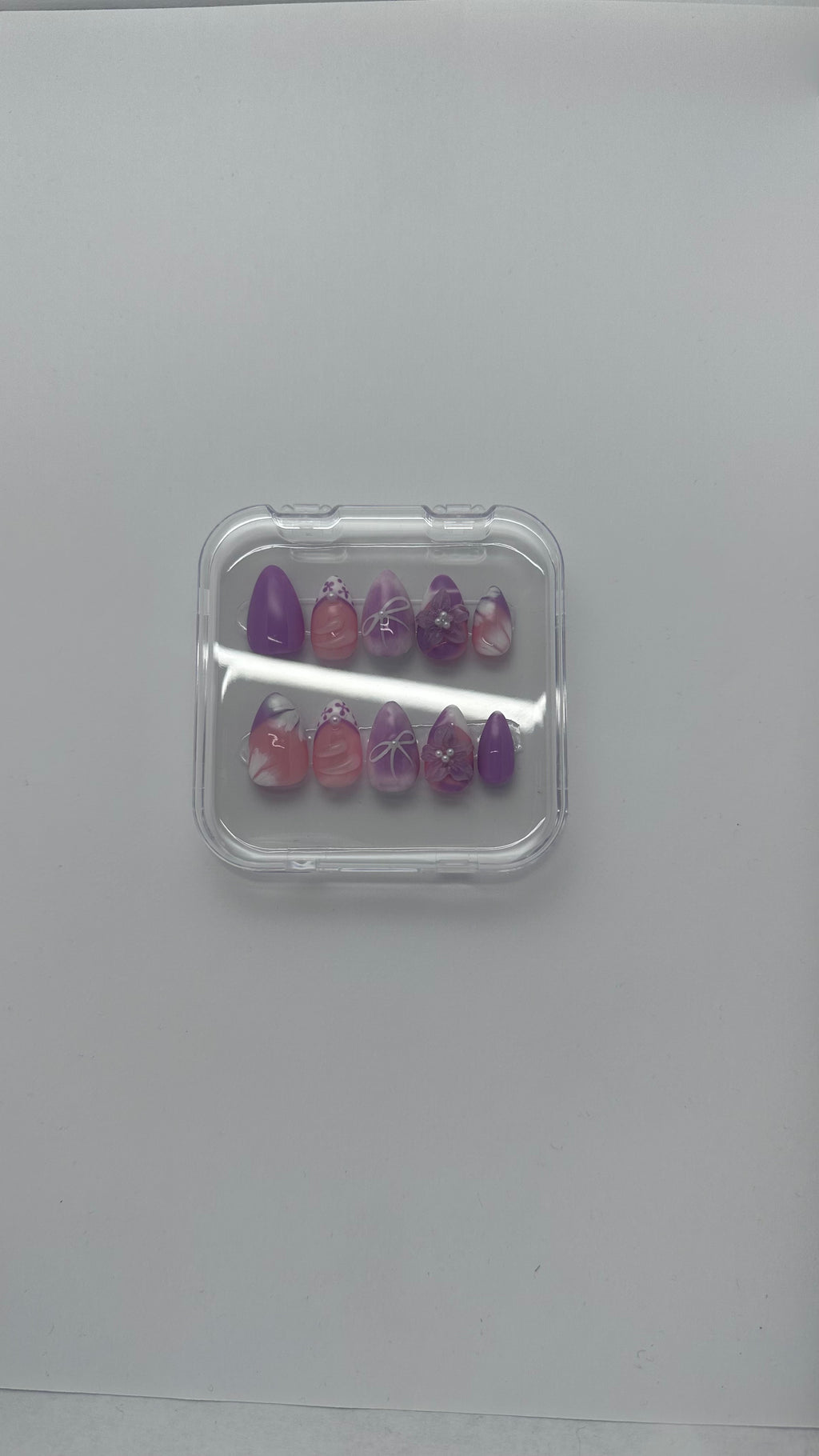 VIOLETTE ETERNEL - Short Almond - FALSE NAILS PressOnNail