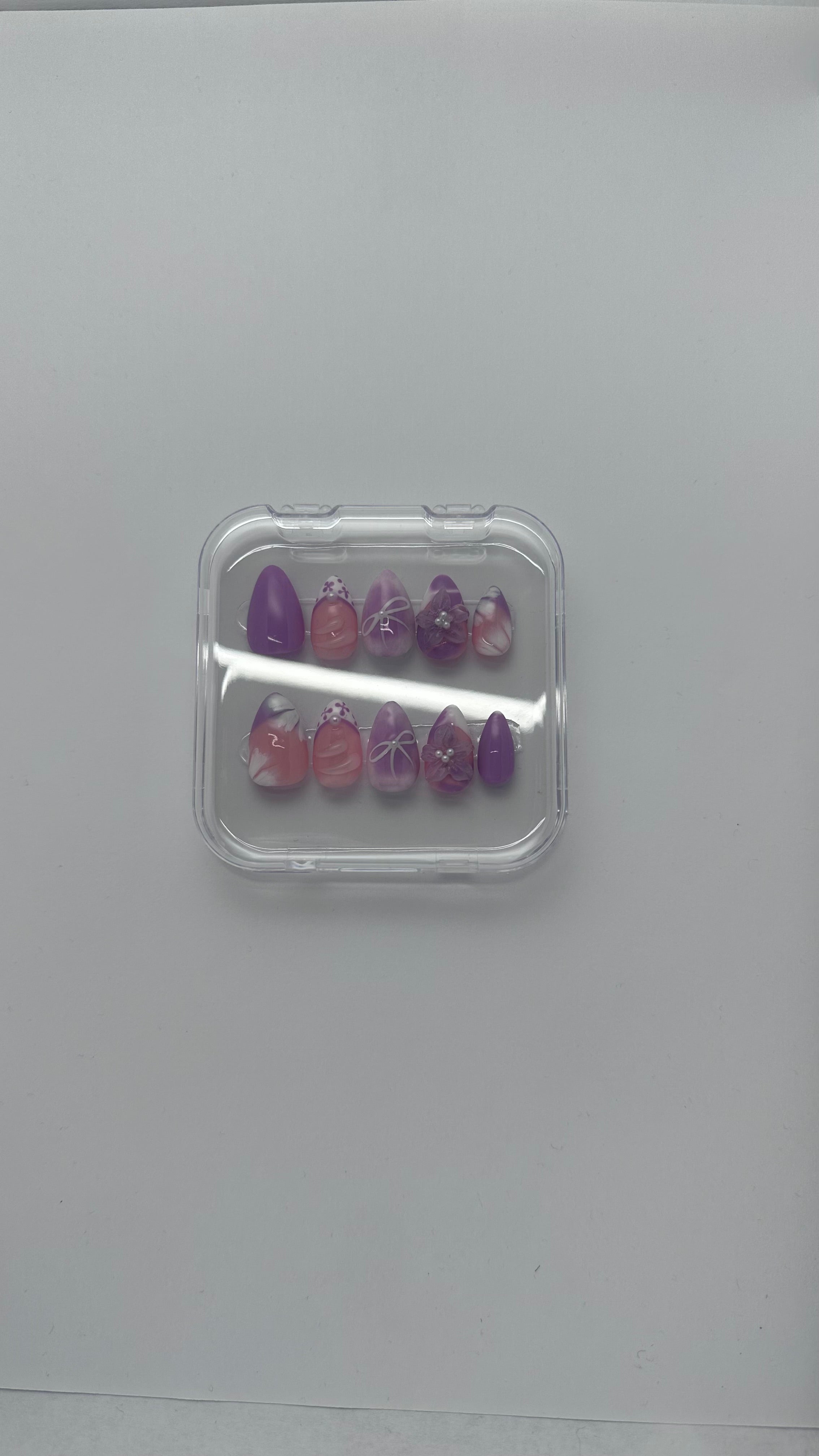 VIOLETTE ETERNEL - Short Almond - FALSE NAILS PressOnNail