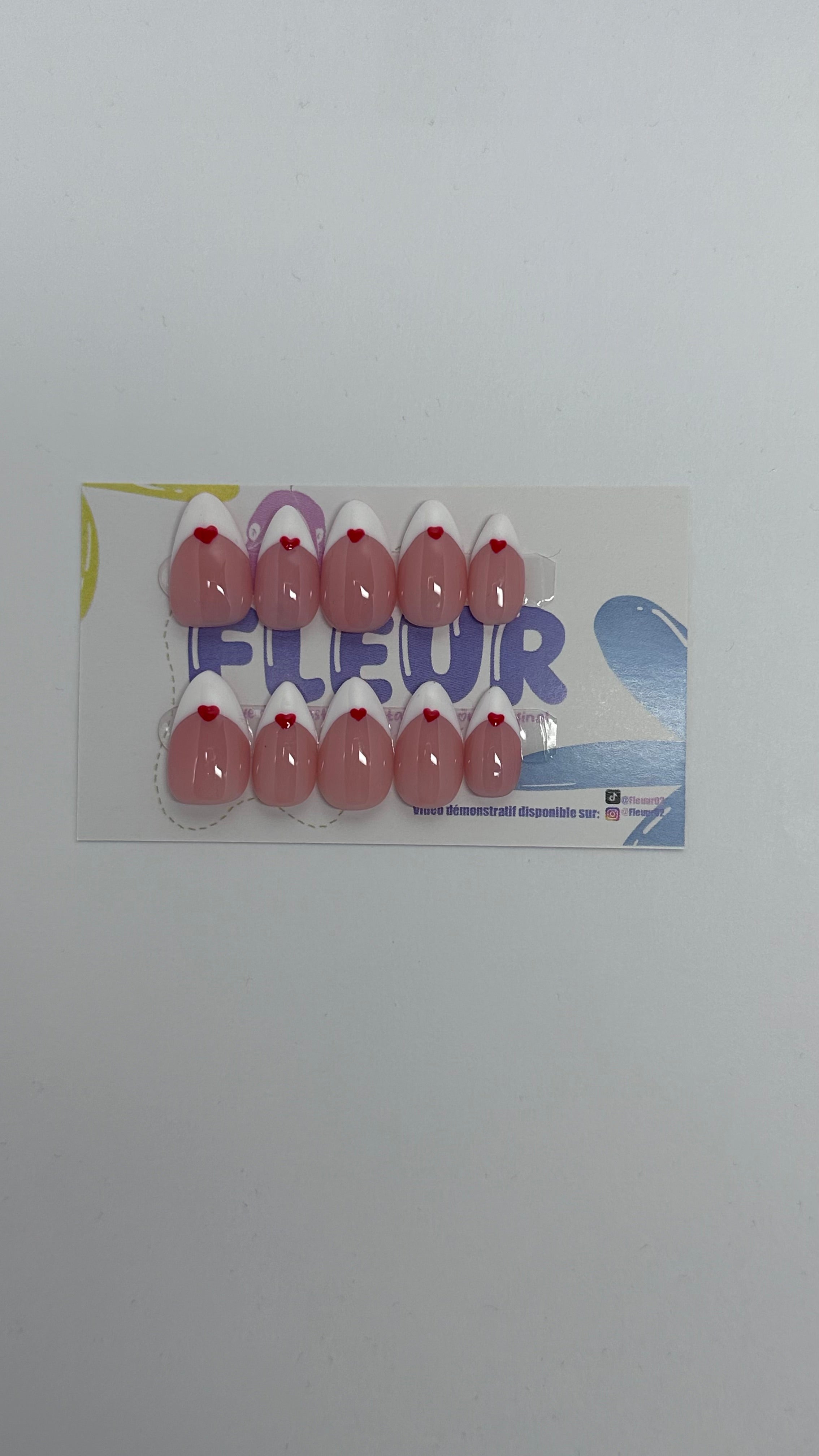 LITTLE HEART (French-heart) - Short Almond - FALSE NAILS PressOnNail