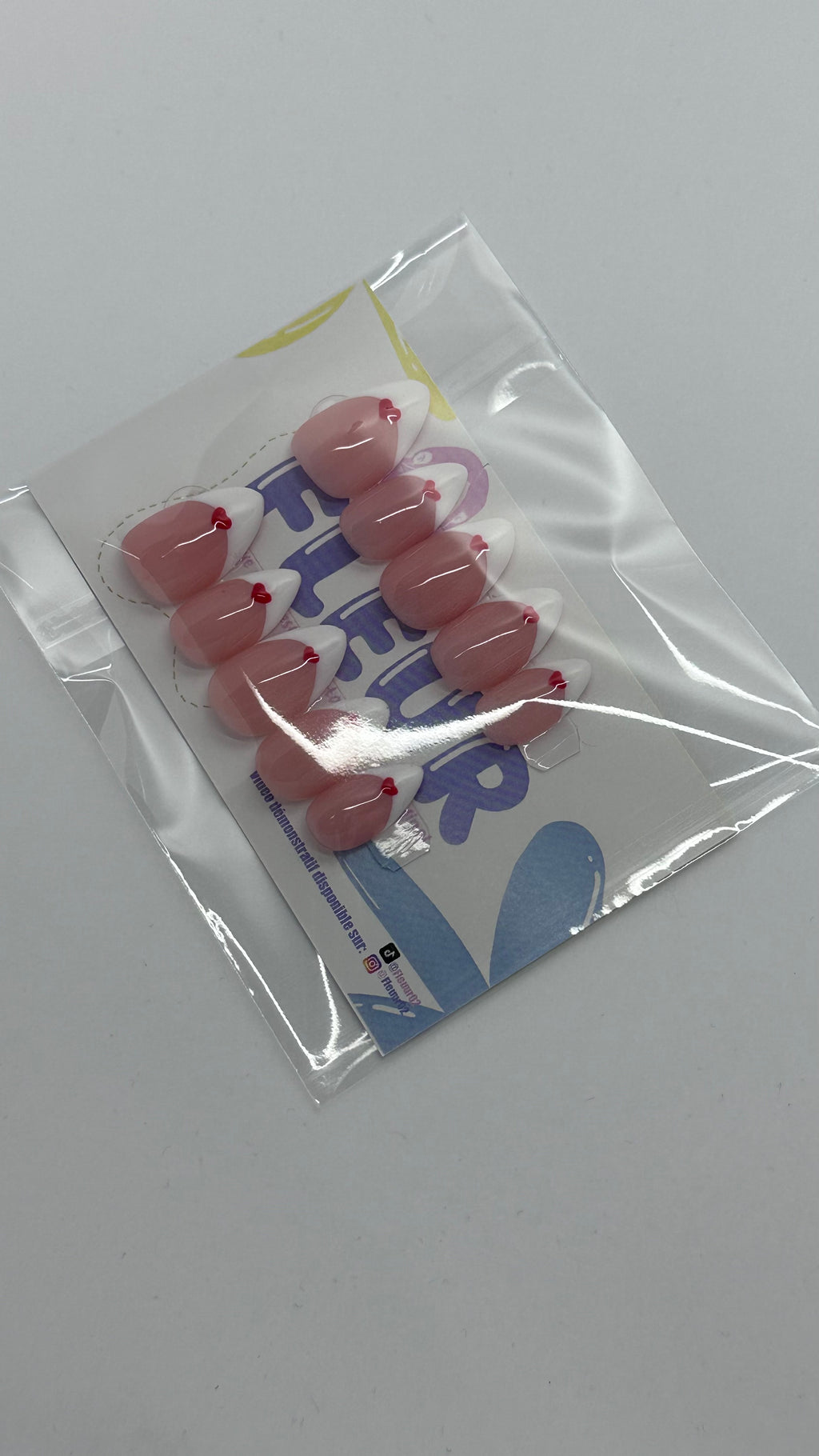 LITTLE HEART (French-heart) - Short Almond - FALSE NAILS PressOnNail